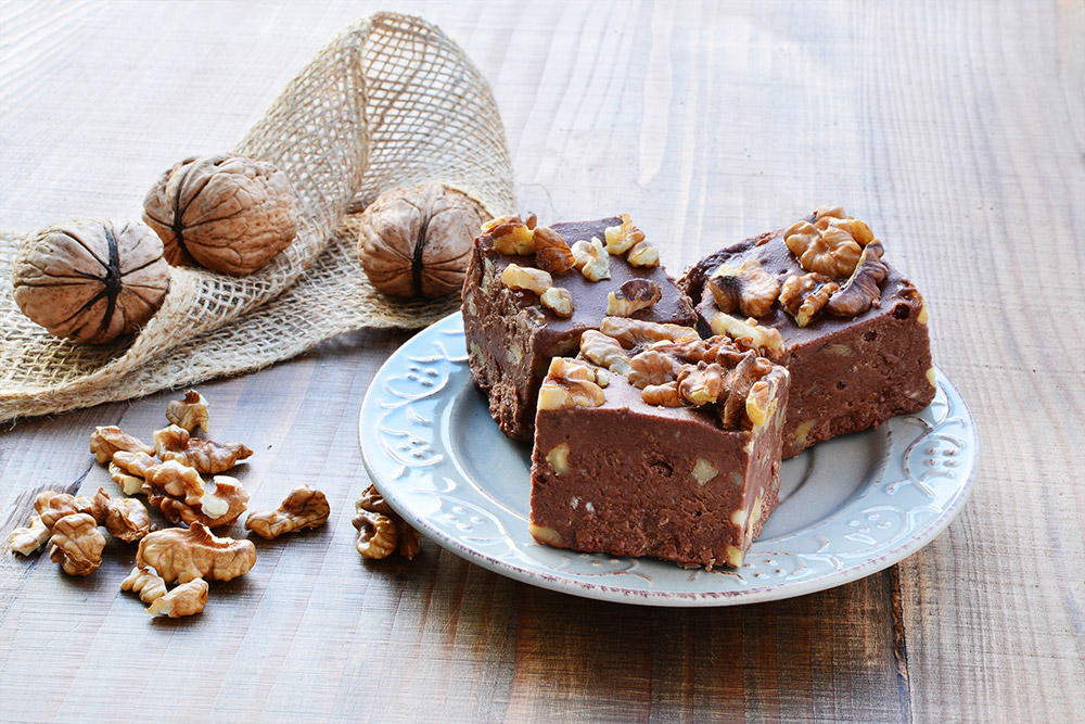 chocolate-fudge-walnuts